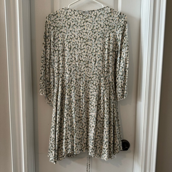 Floral Tie Dress - Picture 3 of 3